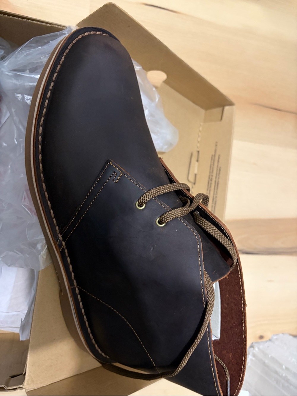 Clarks Men's Dark Brown Leather Chukka Boots- NEW in box